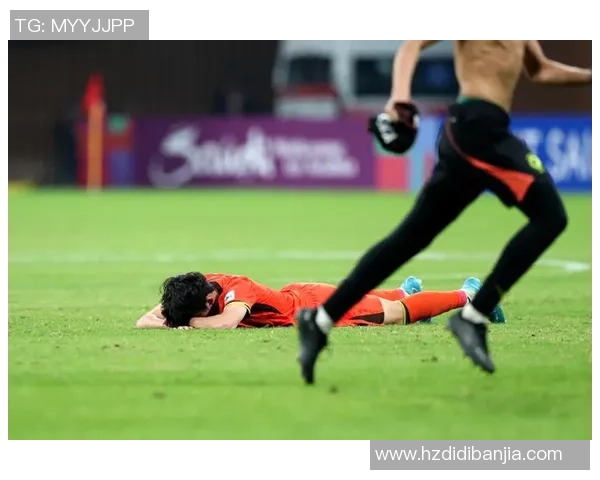 足球球星惊险救球瞬间合集 展现顶级反应与无与伦比的技巧